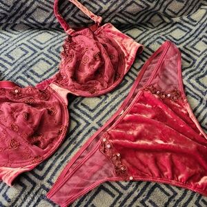 Elegant Lace Rose Intimates Set